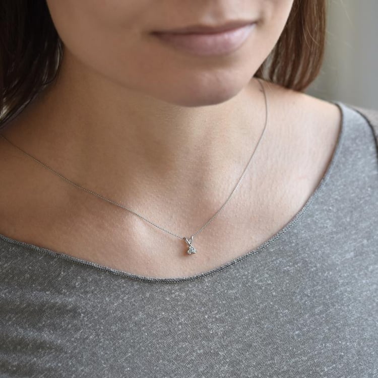 Goldener minimalistischer Anhänger mit Moissaniten Froze 105077