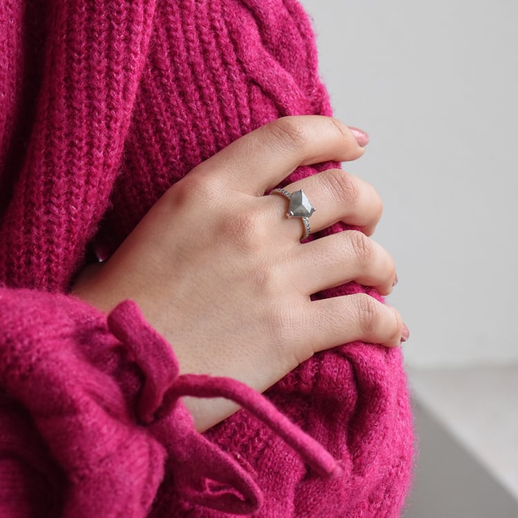 Goldener Verlobungsring mit Salz und Pfeffer Diamant Sanne 73715