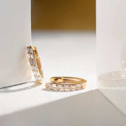 Runde Ohrringe mit Lab Grown Diamanten in Baguette-Form Hamish