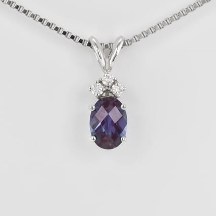 Goldanhänger mit Alexandrit und Diamanten Tamatha