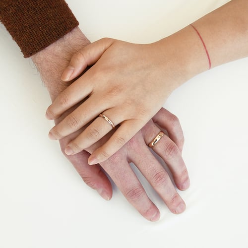Eheringe mit Sternengravur und Diamanten Elia
