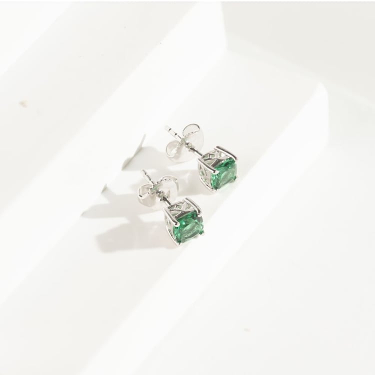 Silberne Ohrringe mit simulierten Smaragden 163298
