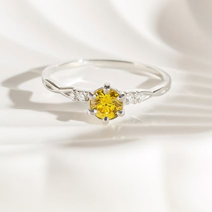 Verlobungsring aus Gold mit 0.36ct IGI-zertifiziertem Lab Grown Diamanten Mileva