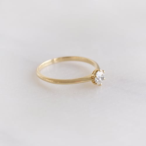 Klassischer Solitär Verlobungsring mit Diamant Vanani