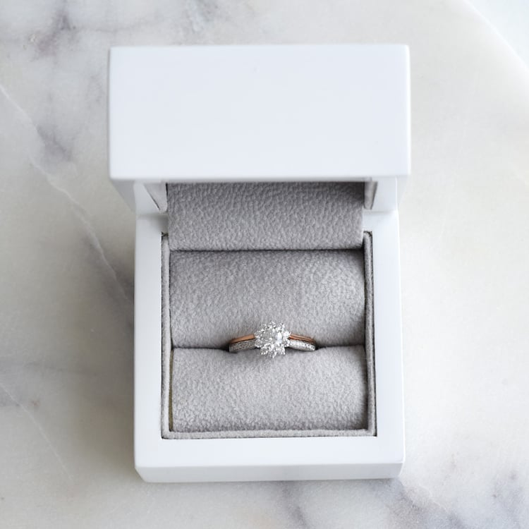 Verlobungsring mit Diamanten in Form einer Blume Evander 86278