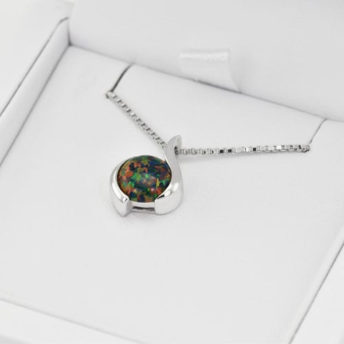 Schwarzer Opal im Silberanhänger Thirumal
