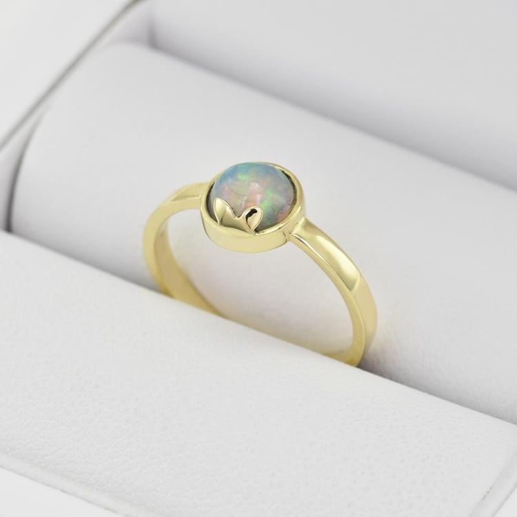 Goldring mit rundem Opal Yana 27182