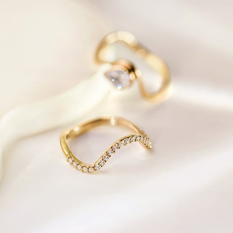 Atypischer Ehering mit Lab Grown Diamanten 155092