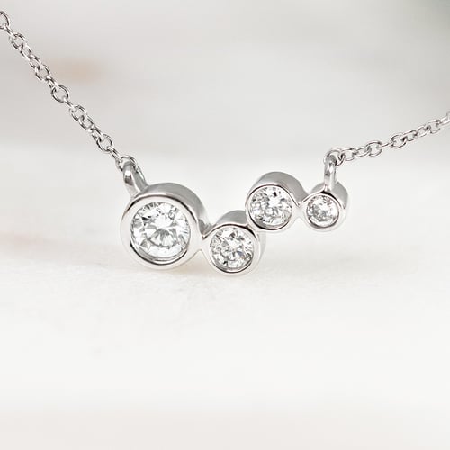 Moderne silberne Halskette mit Diamanten Viola