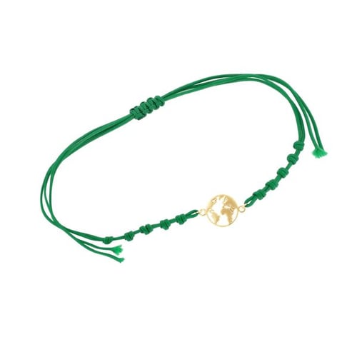 Armband mit einem silbernen Anhänger in Form der Weltkarte Globe