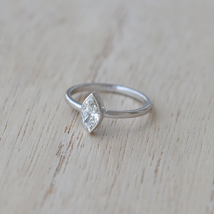 Ring mit Marquise-Schliff Diamant 62632