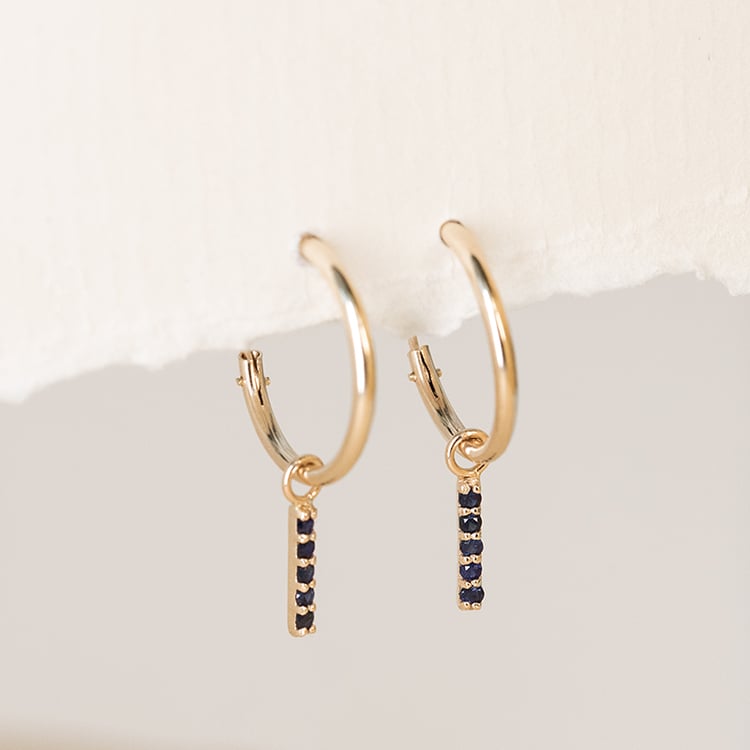 Goldene Hängeohrringe mit blauen Saphiren Elaine 122997