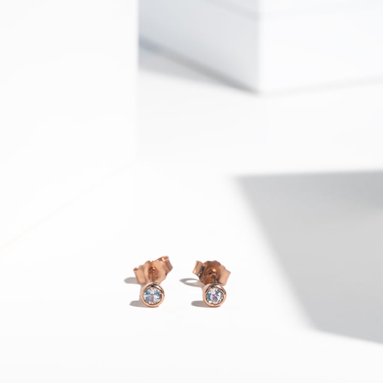 Minimalistische Ohrstecker mit Mondsteinen in Bezelfassung Tofine 123340