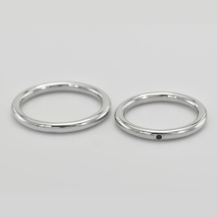 Minimalistische Eheringe aus Gold mit schwarzem Diamanten Alays 35619