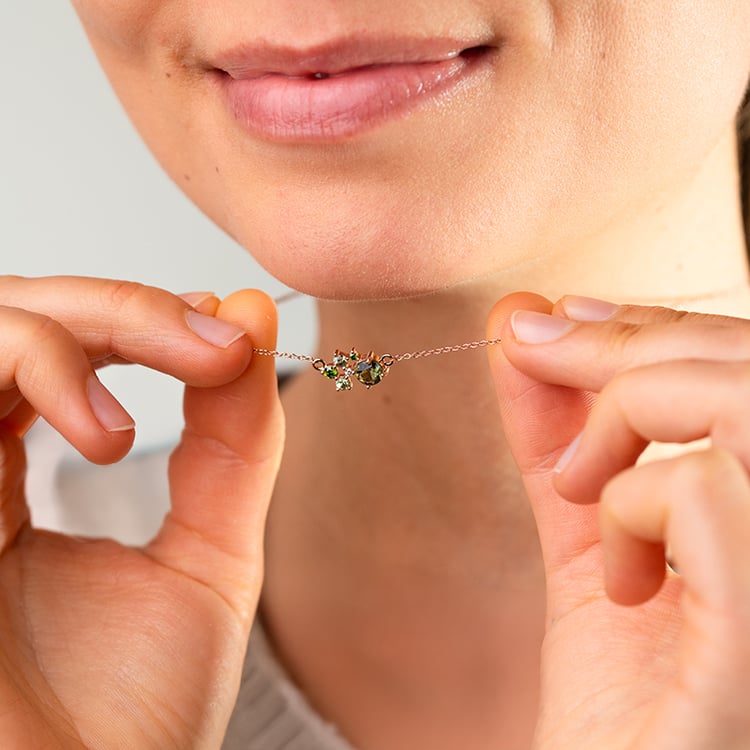 Set aus Cluster Schmuck mit Moldaviten, Saphiren und Diamanten Zino 146789