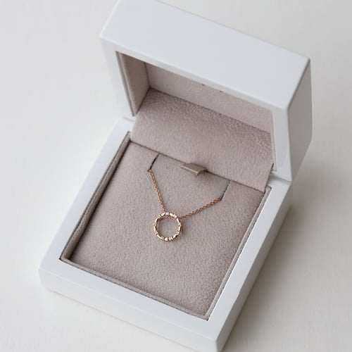 Goldener Karma-Anhänger mit Diamanten Heidi