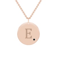 Anhänger mit schwarzem Diamant und Gravur eines Buchstabens Sager