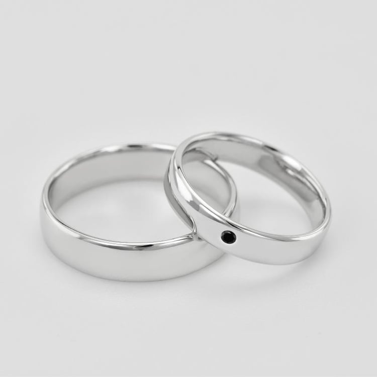 Klassische goldene Eheringe mit schwarzem Diamant Umeria 29356