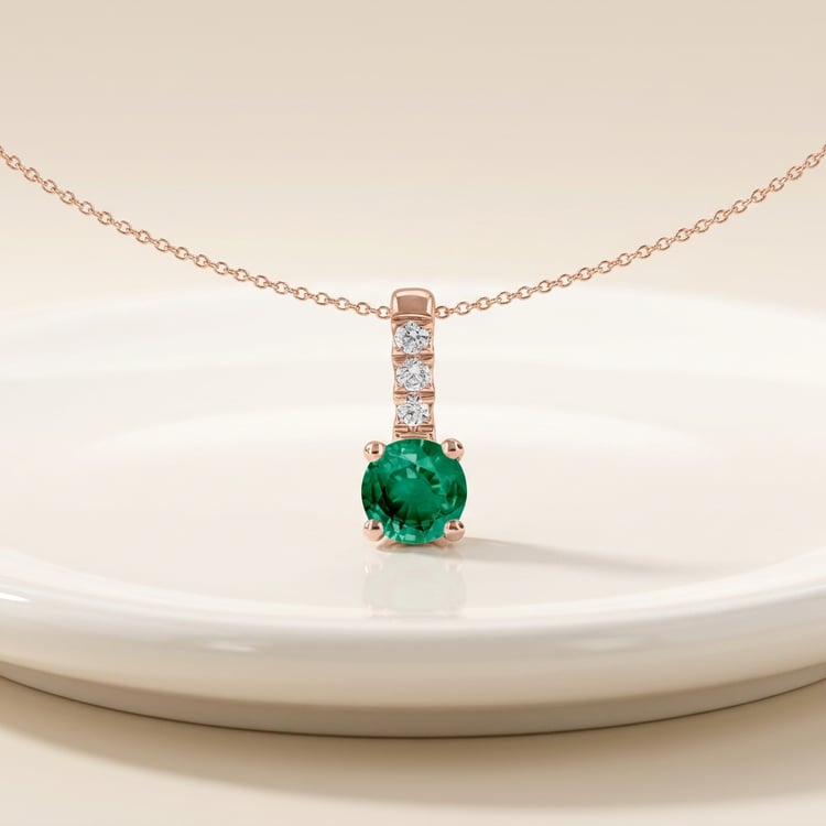 Romantischer Anhänger mit Smaragd und Lab Grown Diamanten Dai 171083