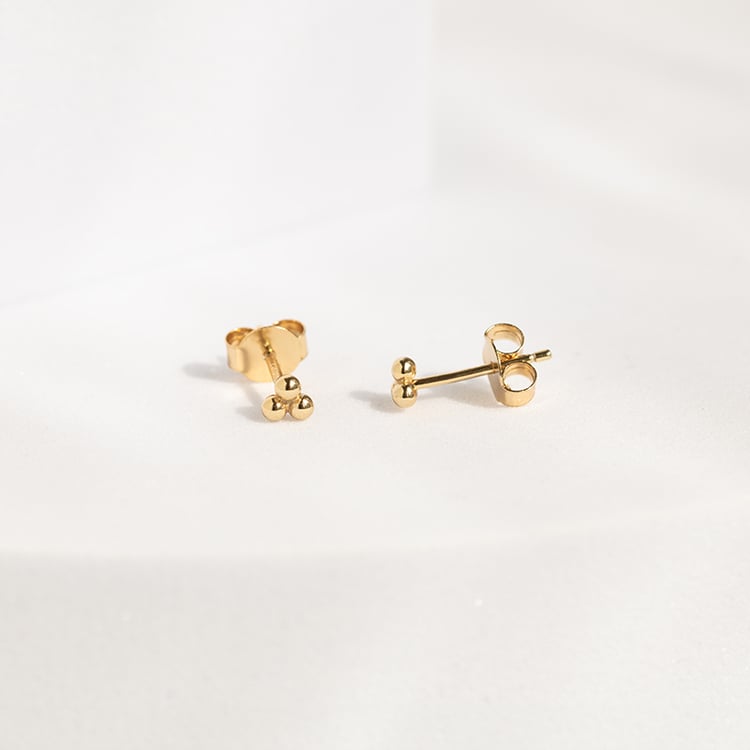 Silbernes Set aus Schmuck mit Kugeln 143542