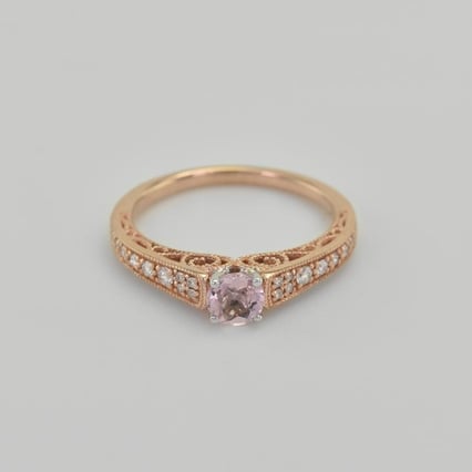 Verlobungsring im Vintage-Stil mit Morganit und Diamanten Keran