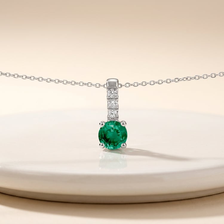 Romantischer Anhänger mit Smaragd und Lab Grown Diamanten Dai 171086