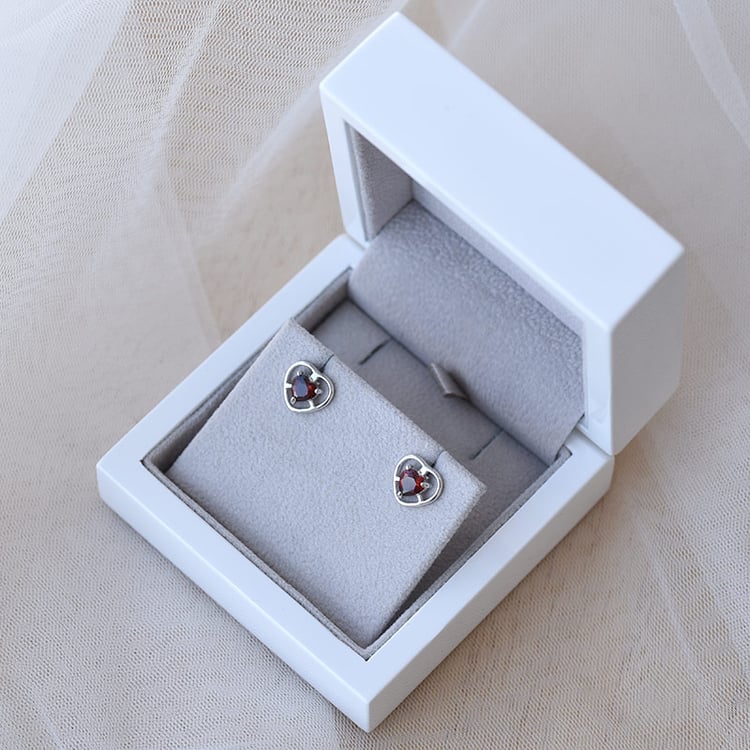 Romantische Ohrringe mit Granaten 67541