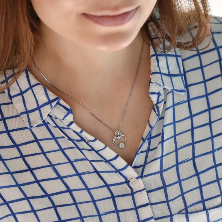 Silberner Anhänger Mutter und Kind mit weißem Topas Ella 110221