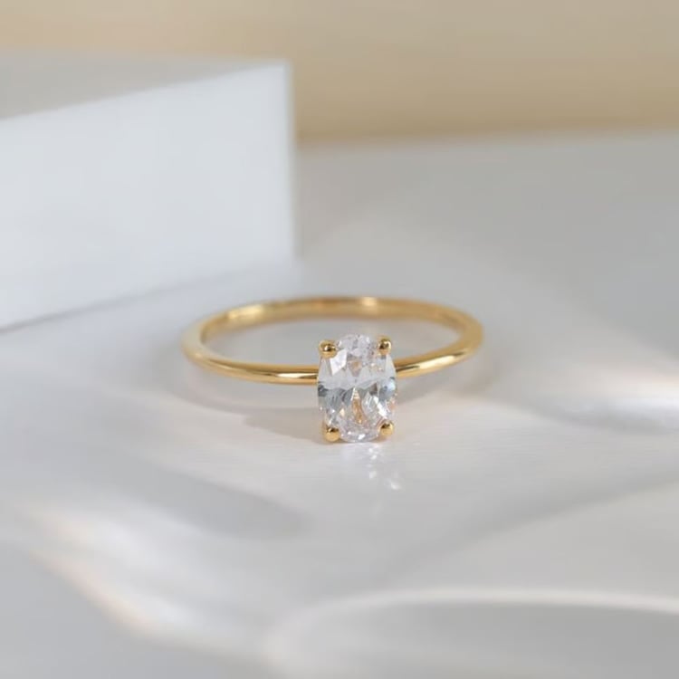 Verlobungsring mit 2 ct IGI zertifiziertem ovalem Lab Grown Diamanten 166521