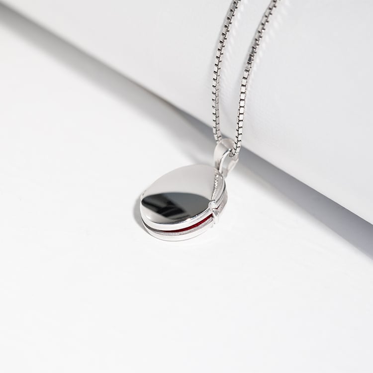 Ovales silbernes Medaillon zum Öffnen 128985