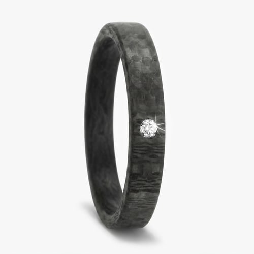 Flache Eheringe aus Carbon mit Diamant Jae