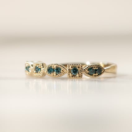 Goldener Memoire Ring mit blauen Diamanten Hadya