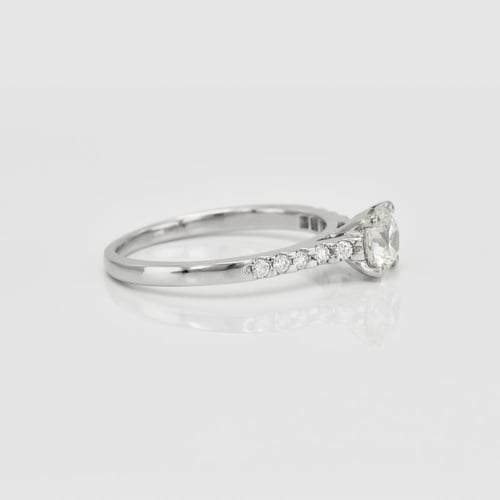 Verlobungsring und Diamanten Vea