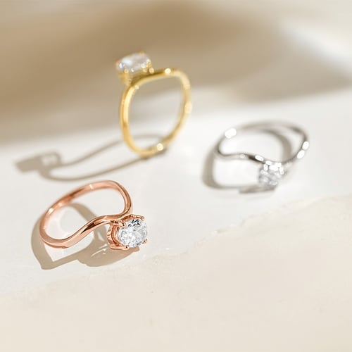 Verlobungsring mit einem ovalen Diamanten Carrie