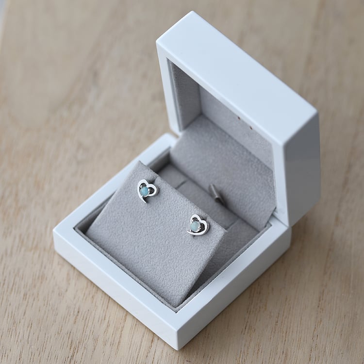 Silberne Ohrringe in Herzform mit Opalen Clelia 59113