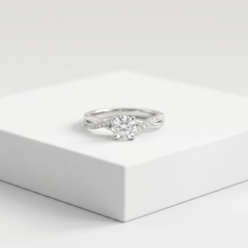 Verlobungsring mit seitlichen Diamanten und Lab Grown Diamant Aliye