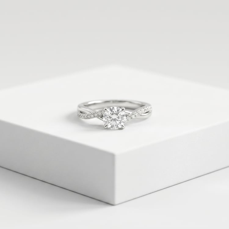 Verlobungsring mit seitlichen Diamanten und Lab Grown Diamant Aliye 167519