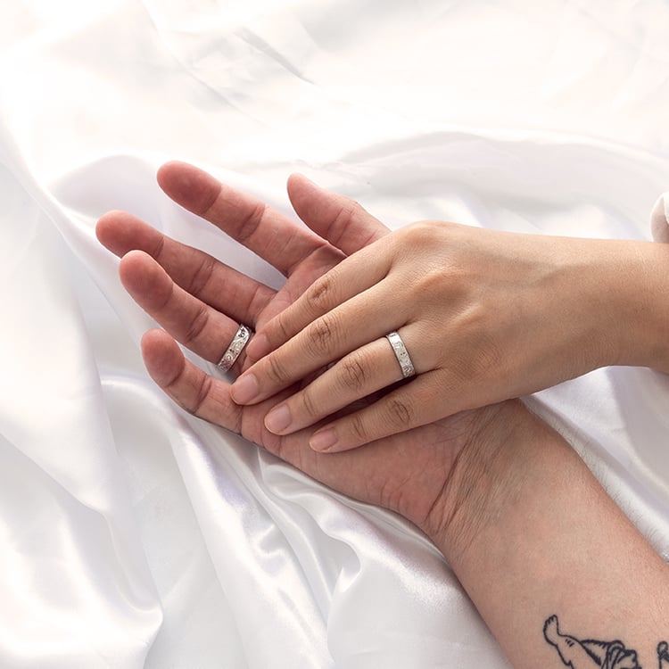 Vintage Eheringe mit Gravur und einem Diamanten Denton 126067