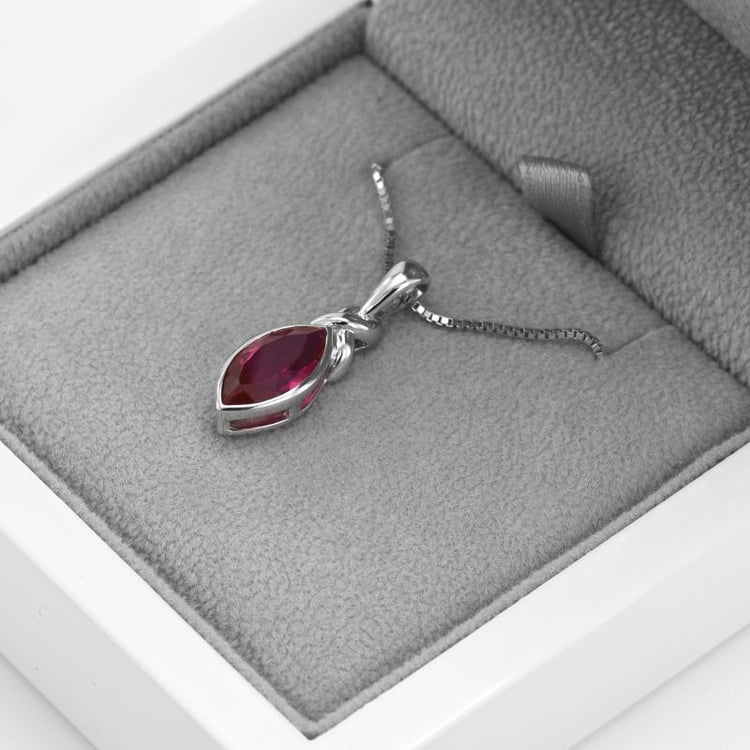 Silberkette mit Rubin in Eppi-Geschenkbox 9441