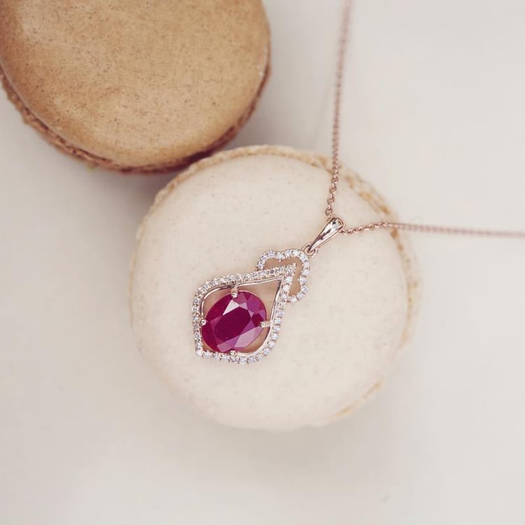 Goldene Rubin Halskette 12963