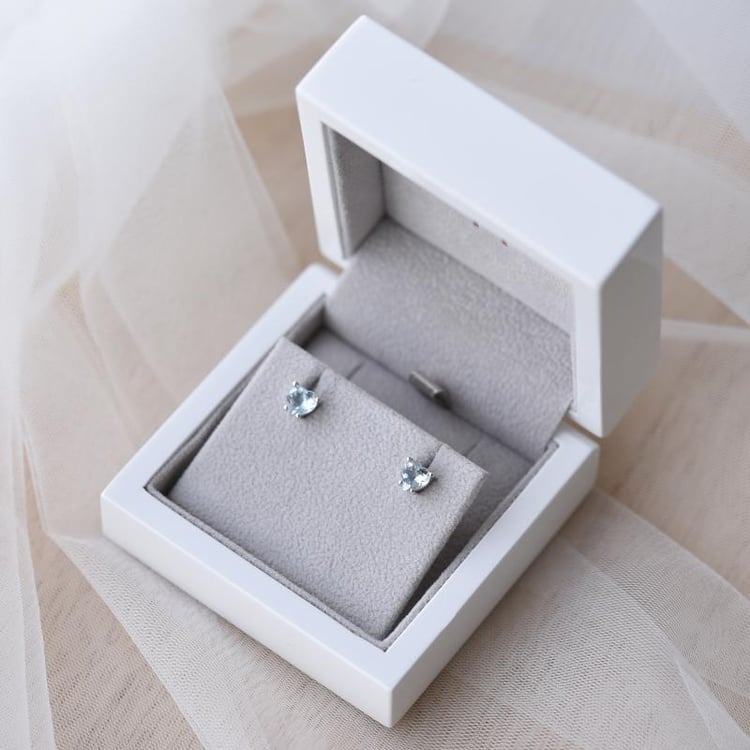 Ohrstecker in Herzform 52917