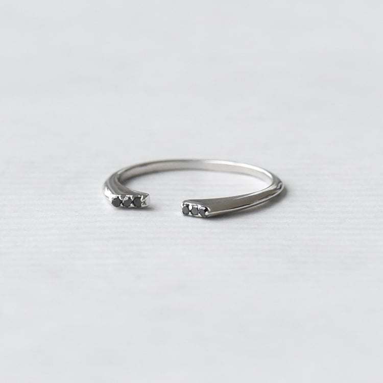 Ausgefallener Silberring mit schwarzen Diamanten Kessie 73078