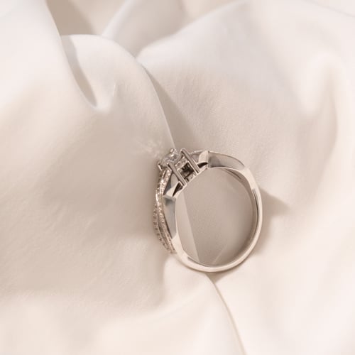 Luxuriöser Verlobungsring mit Lab Grown Diamanten Frankie