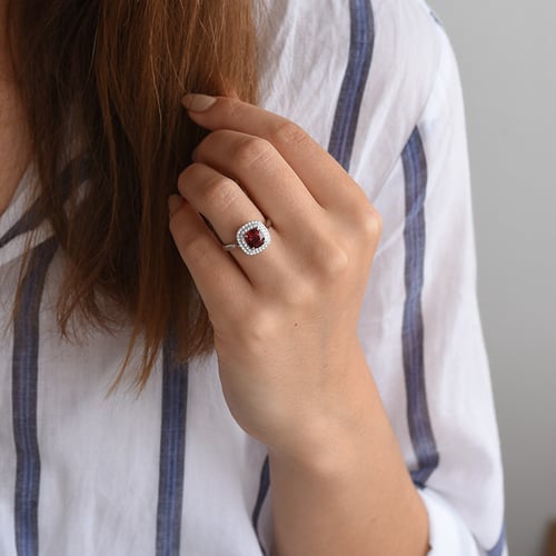 Luxuriöser Goldring mit Spinell und Diamanten Charmaine