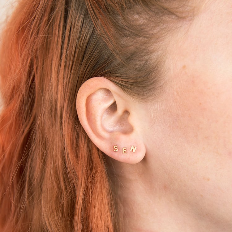 Goldene Ohrstecker mit Buchstaben Alphabet 109216