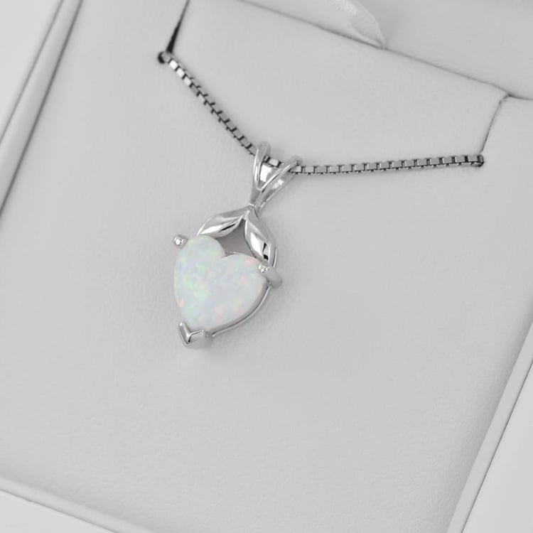 Silberner Anhänger mit Opalherz Tasie 28226