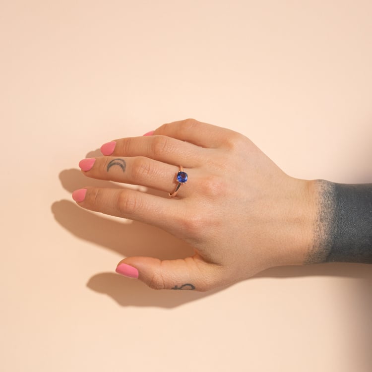 Goldring mit Cushion Tansanit Darion 102096