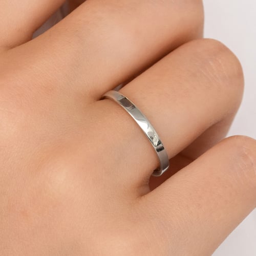 Flache Eheringe aus Platin Ilah