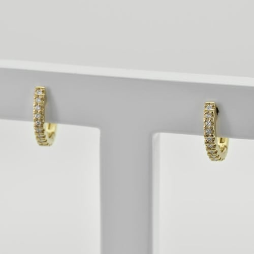 Silberne elegante Ohrreifen mit Lab Grown Diamanten Gomati