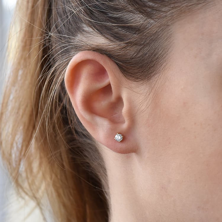 Silberne Ohrstecker mit Lab Grown Diamanten und Auswahl des Karatgewichtes Roth 104055